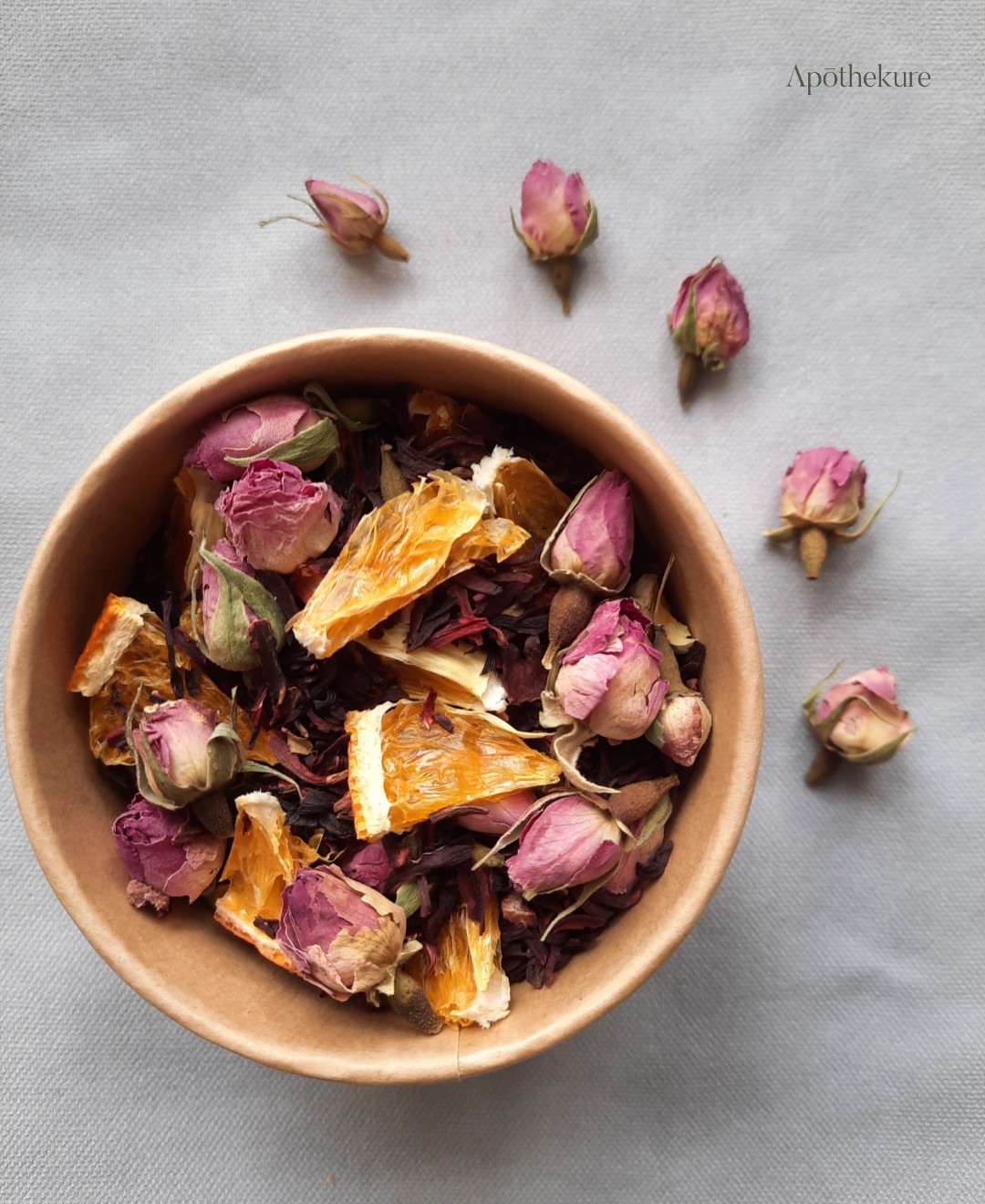Feeling stuck and overwhelmed? 🤯
Mei Gui Hua can help unblock that qi and bring you back into balance. Dried rosebuds are known to activate the Liver channel, helping to release pent-up stress, tension, and flank pain.
Its sweet and slightly bitter tastes, along with its warm temperature can be a relieving remedy for those feeling stagnant🌷
Follow @apothekure for your dose of wellness.
.
.
.
.
.
#herbalmedicine #meiguihua #liverchannel #selfcare
#chinesemedicine #foodasmedicine #herbal #herbalmedicine #plantbased # #chineseherbs #rootcausemedicine #functionalfoods #preventivemedicine #preventativemedicine #naturalhealthcare #earthmedicine #traditionalchinesemedicine #integrativehealth #integrativenutrition #lifestylemedicine #healthandwellbeing #ChineseMedicineWorks #ChineseHerbalMedicine