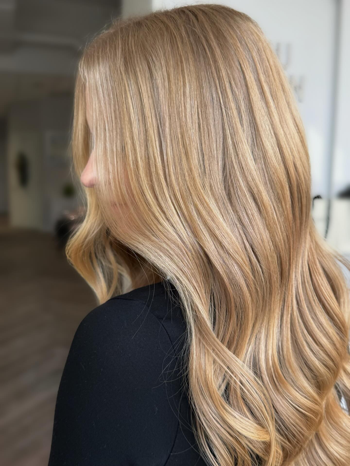 🍯 Meet Your New Honey-Blonde Obsession…
When warmth is done right, it hits different, and Rachael Junior just delivered the dreamiest golden glow. This honey-blonde moment is soft, dimensional, and effortlessly luxe… the kind of colour that makes every curl, wave, and straight style look expensive. ✨
📆 Click that link in bio for reservations
#yqr #yqrhair #yqrhairstylist