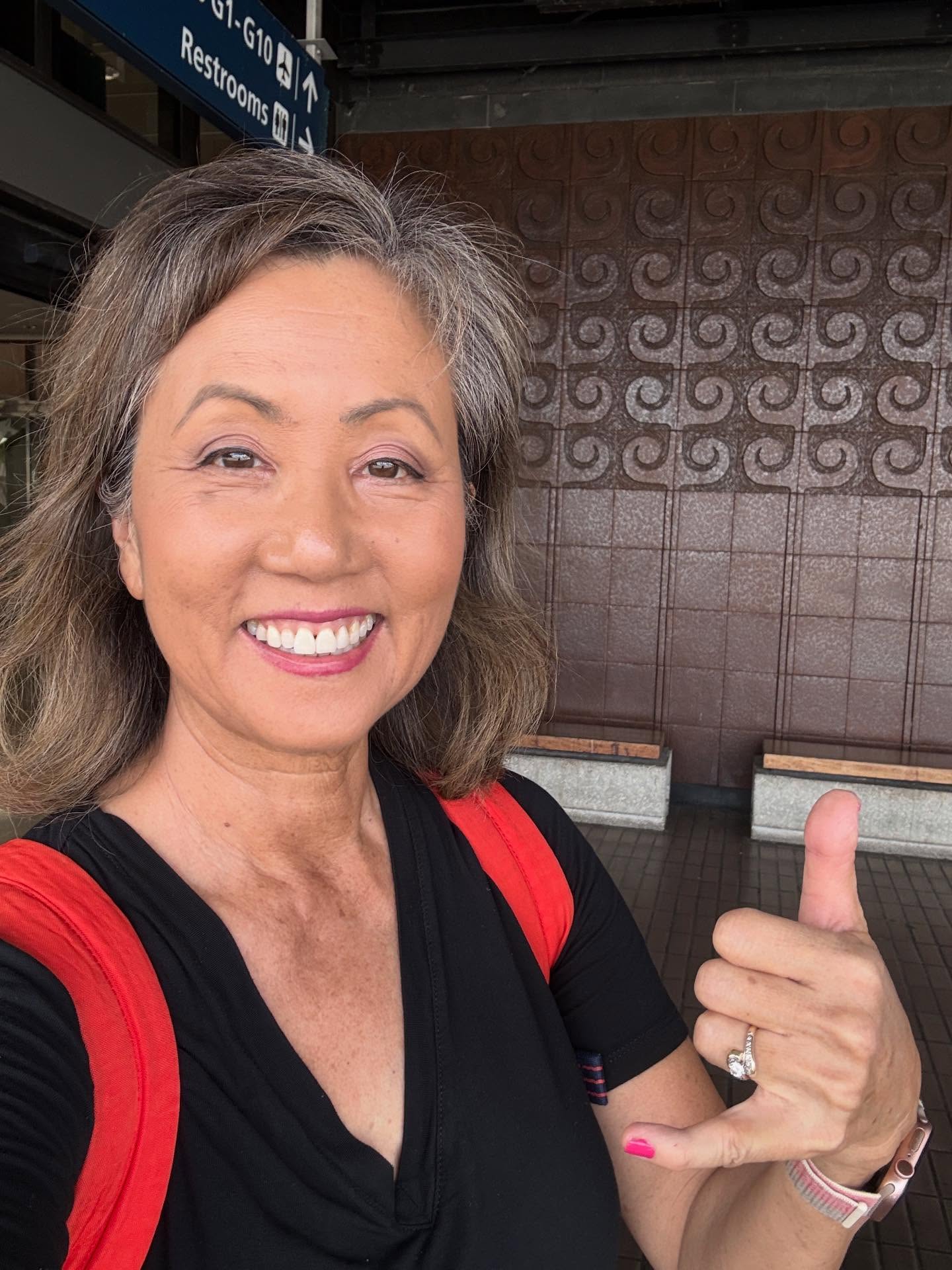 What a fantastic time I had on this short visit to Oahu this weekend! Spent precious time with my parents then had a wonderful experience singing at the Saturday night concert at @kalihiunion church. Now that I’ve let go of any and all musical ambitions, I’m just enjoying it for the pure fun of it…maybe even more effectively than ever. I saw some people weeping as I sang. I hope they were happy tears 💧😉
Now, off to Japan for more singing! 🇯🇵 Several Christmas outreach events with baseball player Matt Murton in Kanazawa and Fukushima for the tsunami victims are planned.