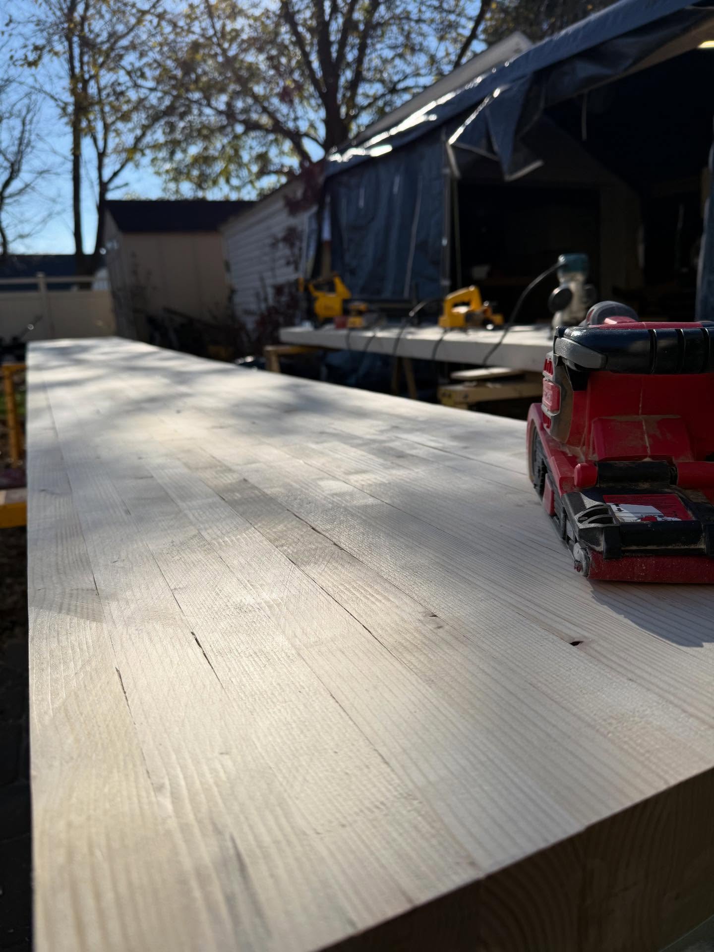 Yesterday we pulled out all the small power tools to get these bar tops nice and smooth. After all these years this little craftsman belt sander has put the work in for us and has taken a project from “I’m worried” to “it’s beautiful”. Thanks @craftsman