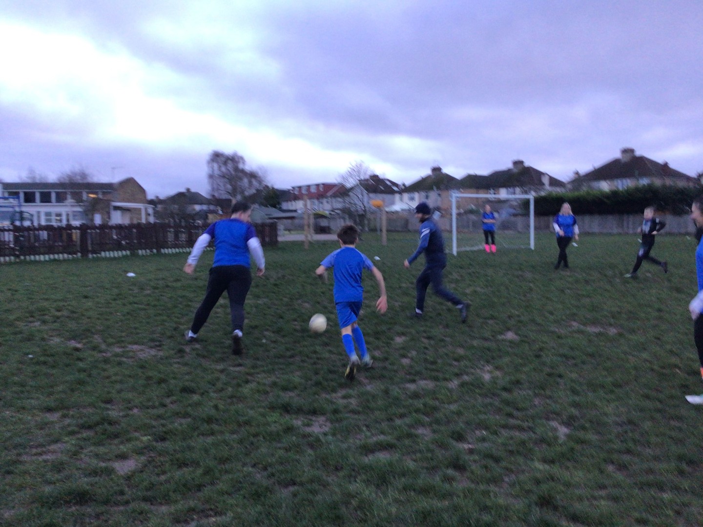 An incredible afternoon at our annual Staff vs Student football match! The staff team triumphed with a final score of 5-2, even with the children scoring a last-minute penalty that had everyone on the edge of their seats! A huge thank you to all the families who came to watch.
