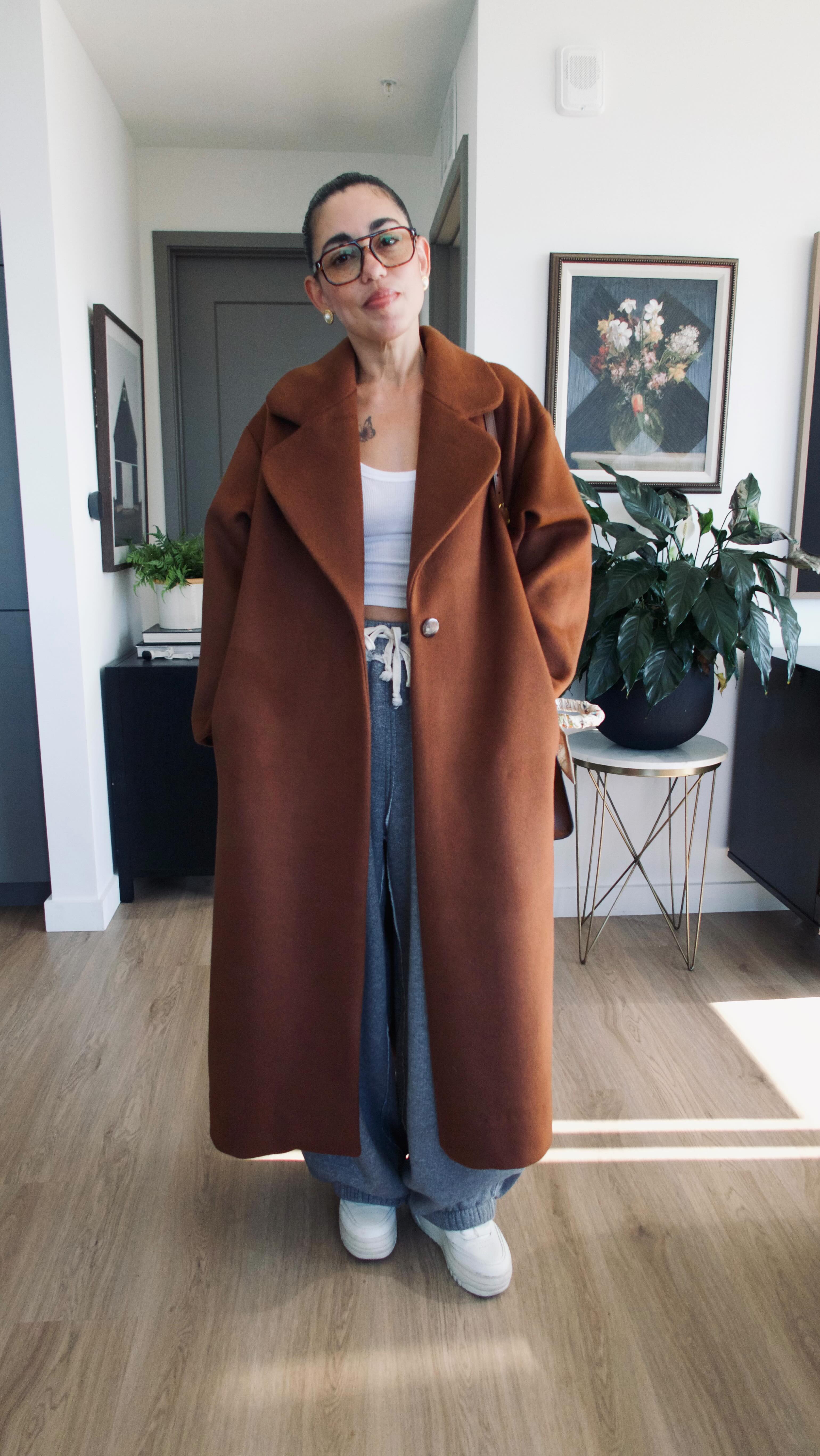 Finished the coat yesterday and I’m in love! I used @simplicity_creative_group #S8797 and a beautiful double faced wool from @blackbirdfabrics