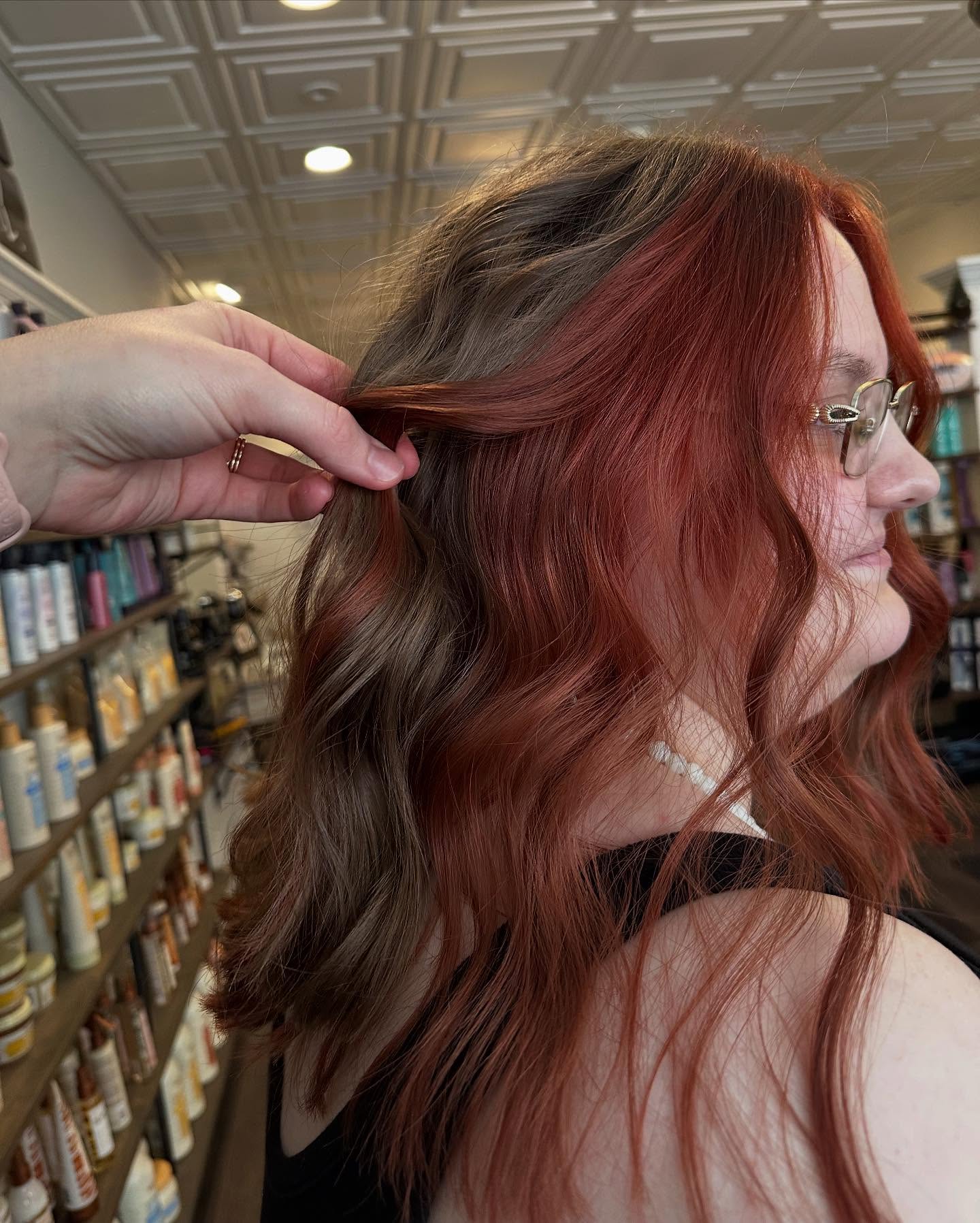 Peekaboo of red❤️
Brianna and Riley did a pop of red all around this guests hairline! Loving how this turned out!
Color by Brianna @hairrbybriannarose and Riley @rileys_styles and Cut by Brianna