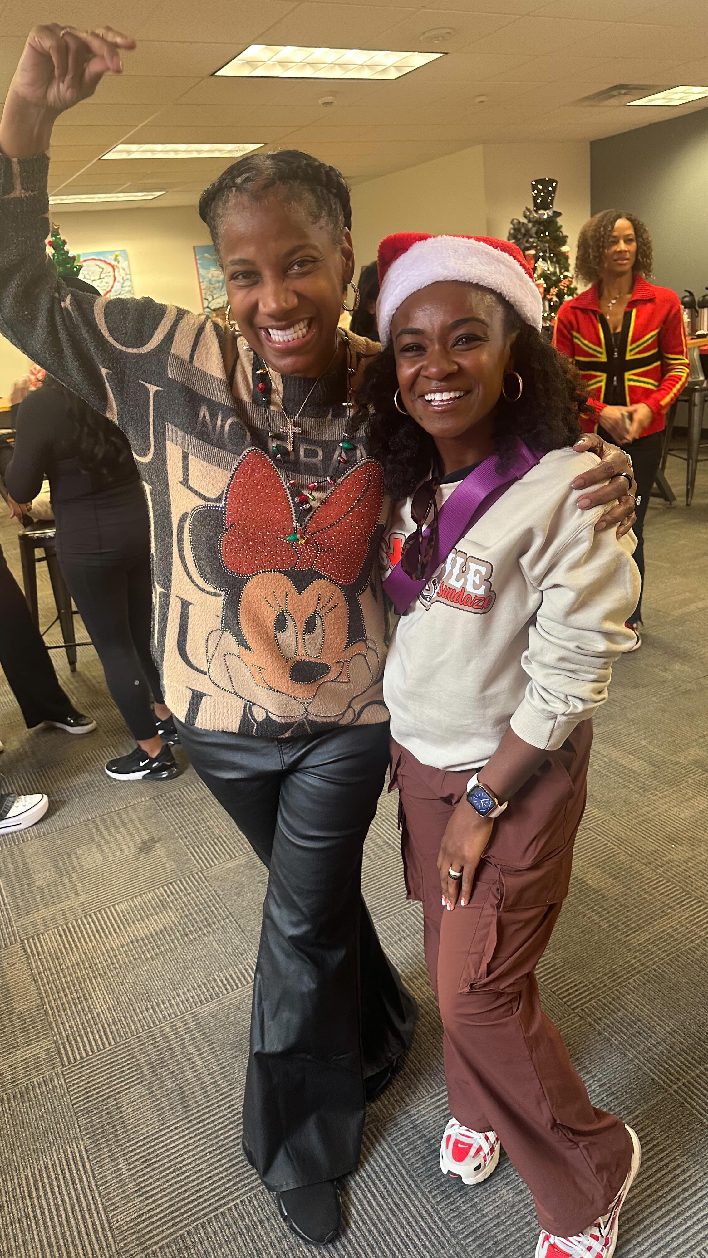 Dr. @cherylaction told @tightenupwithtiff she did not know any line dances and she said well we have to change that right now so you can be ready for @saddleupsundaze on December 14th.
@officialnewcupid how did she do for her first time flexing?
Make sure you get your tickets to party with a purpose!
Link in bio