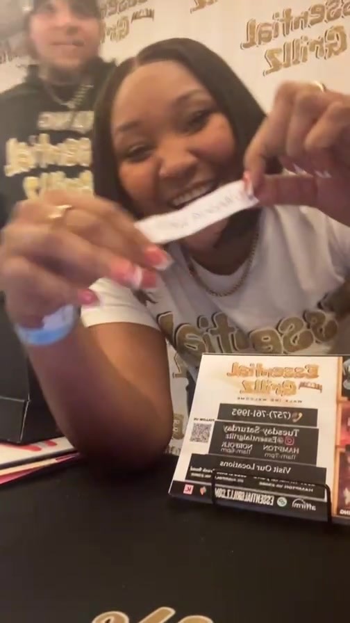 Olandria Walton is the winner of the diamond Grillz raffle !!