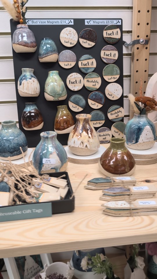 It's your final chance!
Dropped off a bunch of stock down to @bristol_popupshop today. You guys have been amazing and have wiped me out of my top sellers already this winter.
So this will be your last chance to get your hands on a number of items including bud vases, bud vase magnets, and f' it magnets 🙌🏼
#christmas #christmasshopping