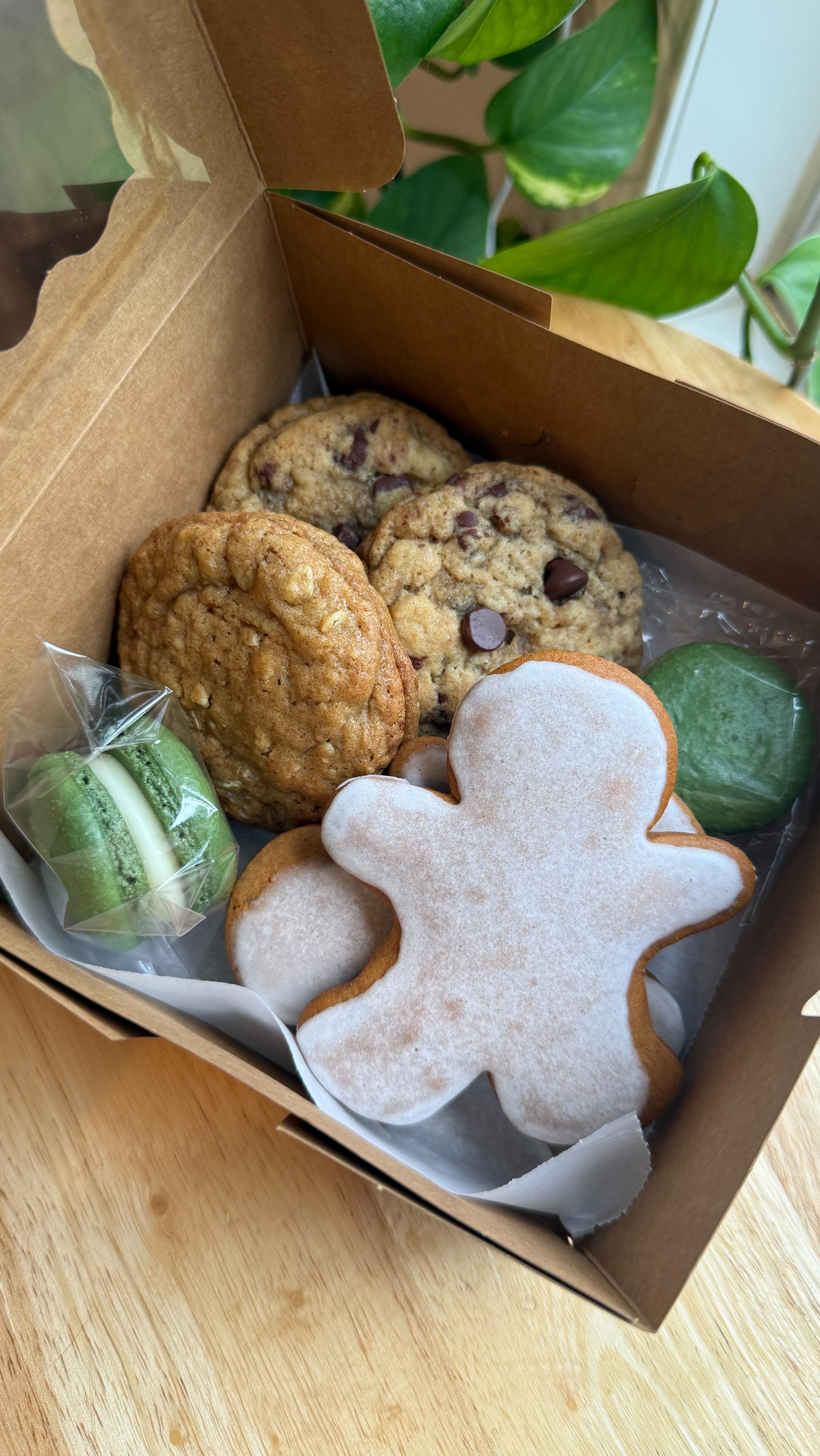 December means Gingerbread men are back!!!
I will have these delicious little guys available every location through the Christmas! And yes, my house does smell amazing 🤎
#gingerbreadman #homemade #cottagebakery #christmasbaking