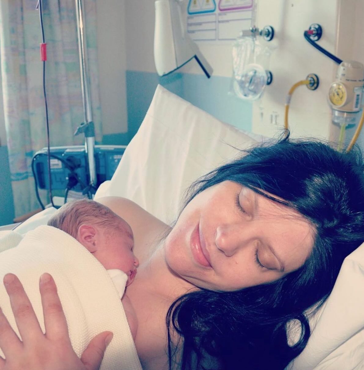 This is the face of a person who has just had an incredible birth. The birth she had planned for, worked for after a difficult first birth.
This is the face of someone relaxed, calm and high on love hormones having instantly felt that rush of love for her baby.
This is me after the birth of my second baby feeling absolutely like a superhero and on top of the world, my baby girl’s birth having gone exactly how I had envisioned over the months since completing my hypnobirthing course. I practised the skills religiously and the course had totally transformed how I felt about birth.
My baby was welcomed calmly and physiologically into the world. I now help people to prepare positively for their own births.
My courses are fun, relaxed and put you and your hopes and dreams for birth at the centre.
I can show you how to have the best birth possible for you, whatever that looks like.
2026 Calm and Ready Birth Courses are available to book and run at the gorgeous @meraki.coffee.yoga.wellness