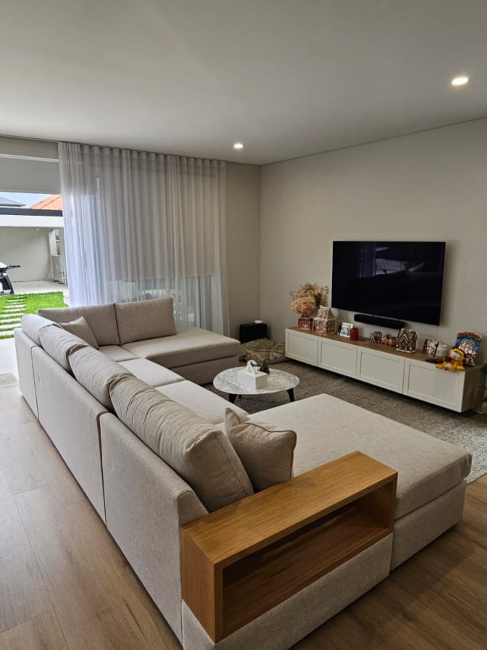 Comfy Custom Sofas, MADE FOR YOU.
Let us create your dream lounge now and receive delivery in the early new year 2026.
@knownforloungessydney
#sofas #homedecor #furniturestore #loungeroom #customsofa #home #lshapesofa #ushapesofa #interiordesigners #sydneyfurniture #cornersofa