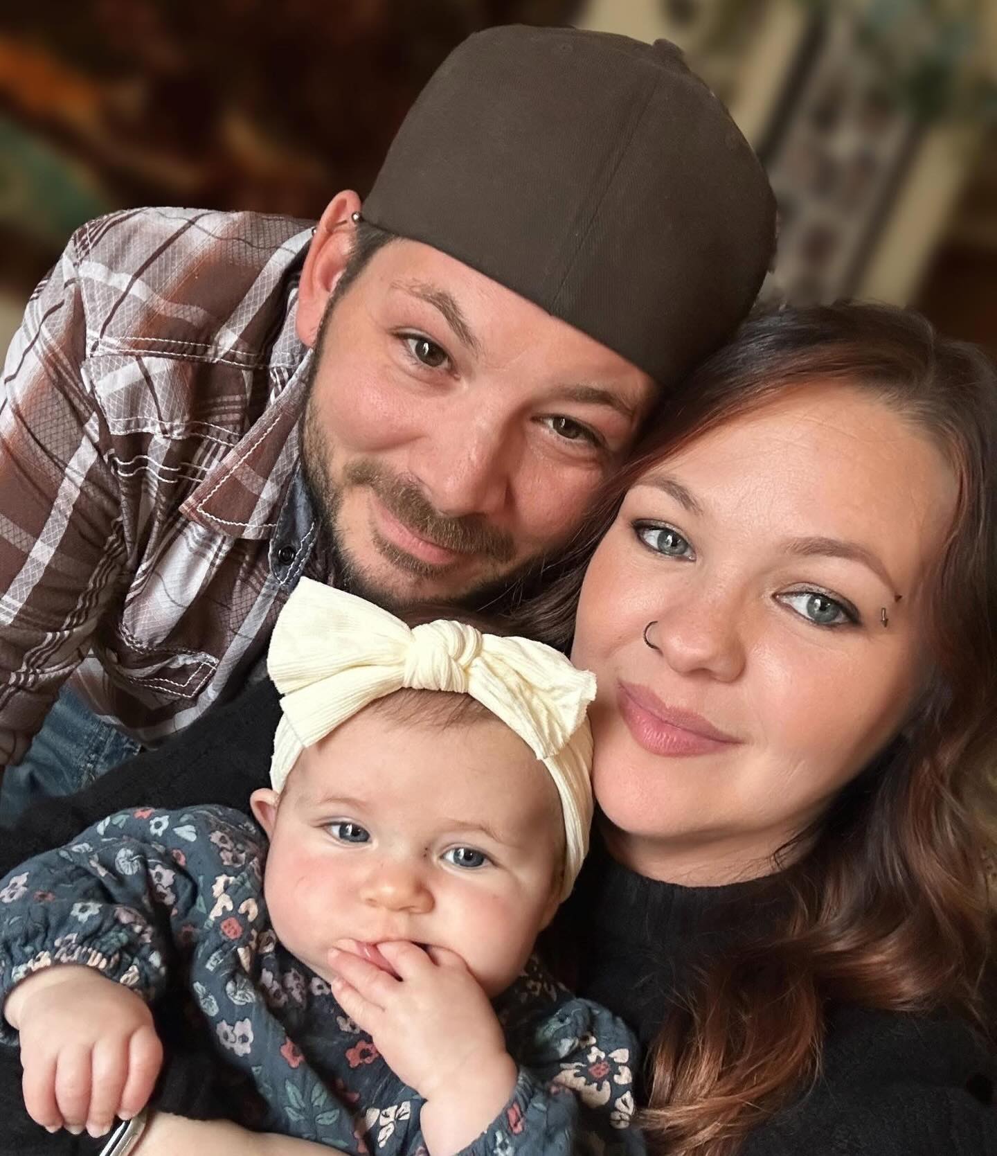 5 sweet months of our little love bug 💕
🦋 Babbles & Growls 😂
🦋 Rolling over
🦋 has started to recognize her surroundings
🦋 has developed her fathers attitude 😂
🦋 is trying to keep up with little miss Everly and is trying to scoot herself everywhere