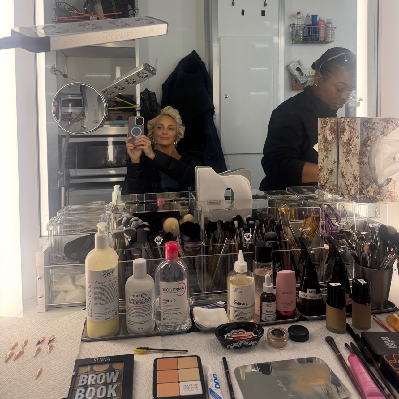 Set days. Character work starts here. 🎬
#onset #tvproduction #btsmakeup #actorslife #setlife #filmingday #behindthescenes #productiondays #hairandmakeup #tvactress #actorsjourney #trailerlife #girlatwork #womanatwork