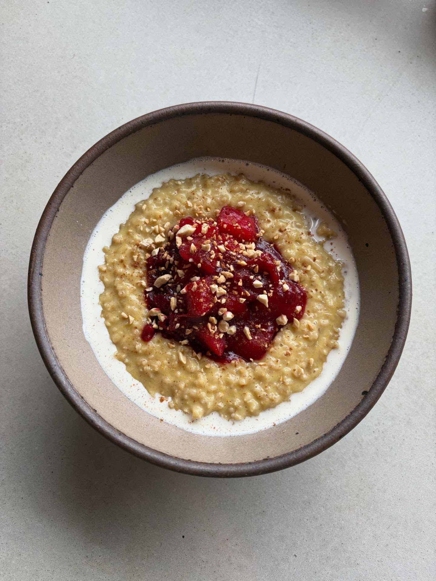 Some recent postpartum meals + the most gorgeous sunset on the parkwayđ¤
â˘Collagen custard oats w/ stewed cranberry ginger pears
â˘Black sesame + goji bars and a golden milk latte
â˘Miso buckwheat porridge
â˘Cashew cardamom bites and a milky drink
â˘Irish stew
â˘Wild mushroom ginger rice soup