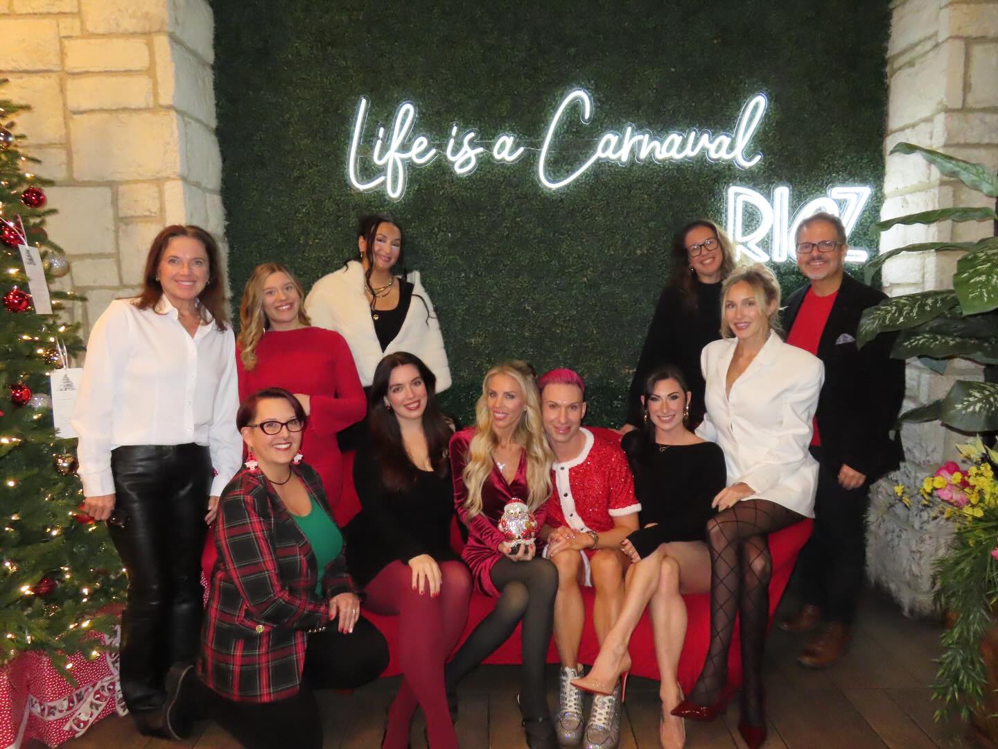 Happy Holidays from the team here at @pureaestheticscenter! 🎅🏼
Wishing you and all of your families a warm and cheerful holiday season. ❤️
#merrychristmas #happyhanukkah #happynewyears #holidays #myrtlebeach #pureaesthetics