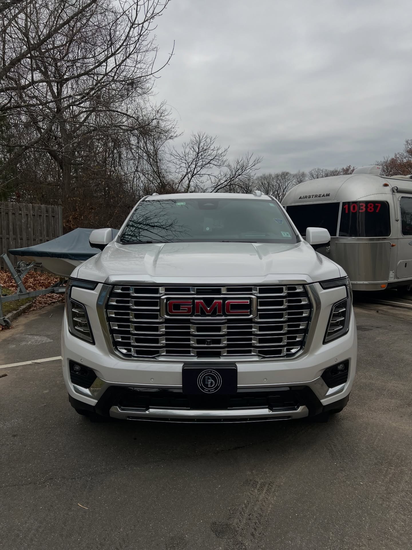 Yukon Denali in for an express detail plus a ceramic sealant for added protection during these winter months!
-
A standard wax will get you 1-2 months of protection, upgrading to a ceramic sealant will last 3-6 months!
-
#autodetail #detailersofig #denvilledetail #yukondenali #ceramicsealant