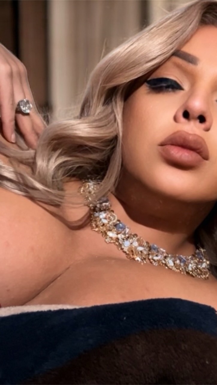 Check me out at Ladylofton.com