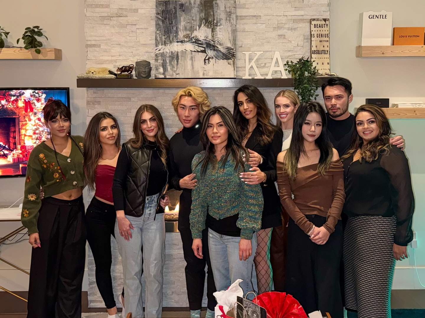 From the Armin’s Beauty Affair family to yours, we wish you a beautiful holiday season filled with peace ✨, wellness 💆♀️, joy 🎄, and celebration 🥂❄️💖