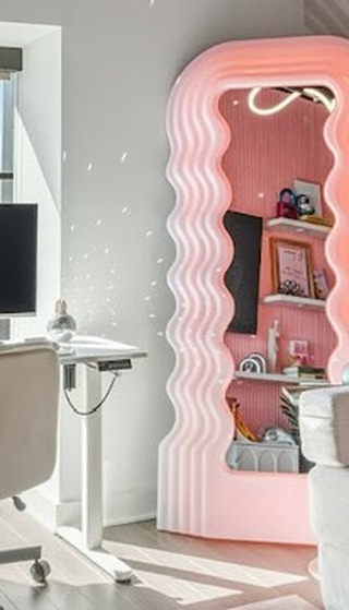 Part 2 of this high-rise project ✨
A statement mural plus textured walls to keep the bedroom cozy, and elevated.
And the office? Eclectic,bold, no guys allowed.
Stay tuned for some BS…this high-rise is just getting started 😉
#FlawlessSpaces #Highrisedesign #highriseliving #japandidesign #statementwalls #luxuryinteriors #clietproject #pinkoffice #ecclecticdecor #dallasdesigner #dallasinteriordesign