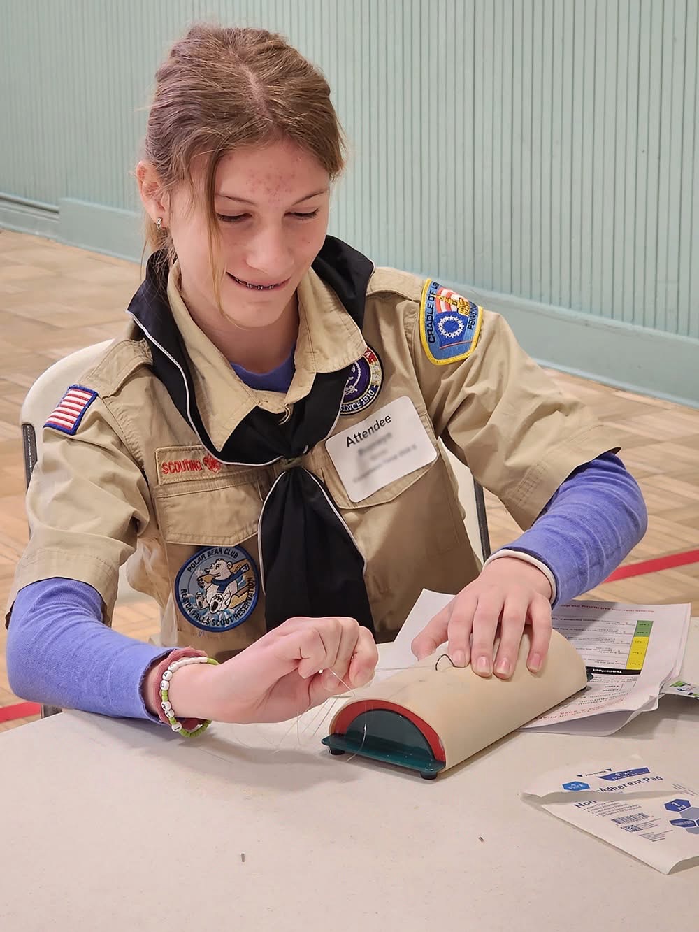 Skill-Building Saturday at FUMCOG! ✅
This past December 6th, eighteen local Scouts dove into hands-on First Aid training 🩹🧭
With guidance from Scout leaders, experienced Scouts, and medical student volunteers from PCOM, Jefferson, and Penn 🩺📚, they learned how to prevent and treat: sprains, stings, bites, burns, choking, bleeding, hypothermia, frostbite, dehydration, and fractures 💪🔥❄️
They even got an intro to CPR ❤️🩹 and practiced multiple techniques for safely transporting a victim 🚑🙌
Know a teen who’d thrive learning skills like these? 👀
Sign them up for Scouting! 🌲🧗♂️
👉 link is found in bio🔗📲