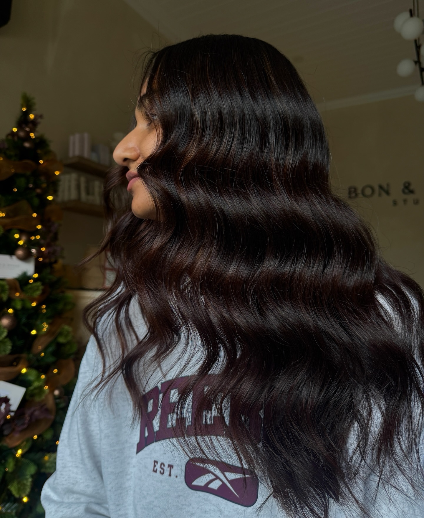 Curly, cosy, and Christmas ready 🤎
The perfect chocolate brown tones for this cosy season🎄
#chocolatebrownhair #warmbrownhair #leedssalon #bradfordsalon
