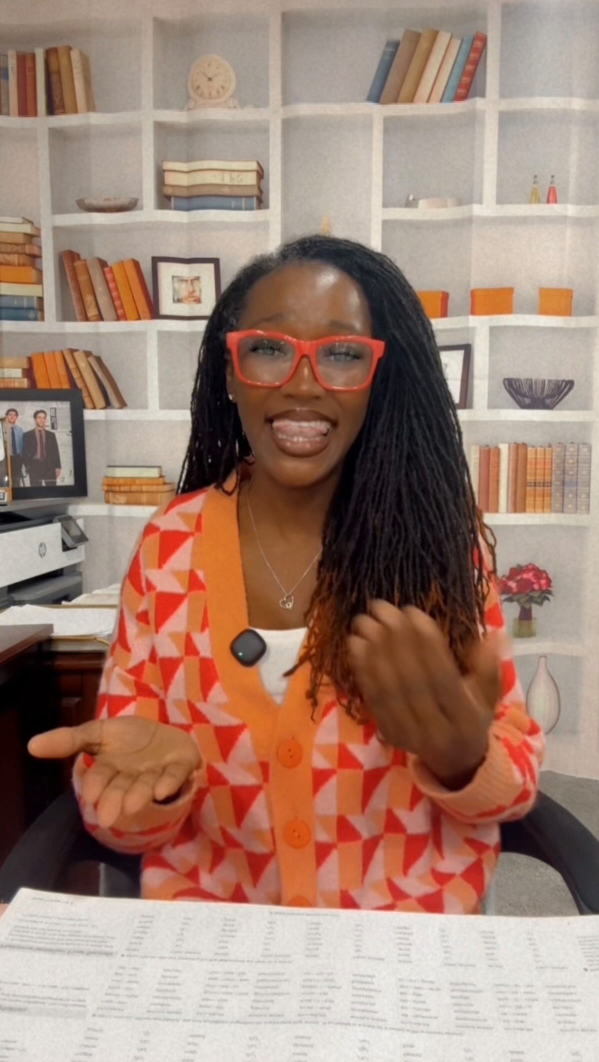 Blending teaches scholars how to take two words and make one new idea. When they blend snow and fall to make snowfall, or any and one to make anyone, they are practicing the same skill readers use when sounding out words smoothly. Blending builds fluency. ❄️➡️🍂📖
#fyp #literacyintervention #twogenerationalapproach #blackparenting #teacher ##ᴇxᴘʟᴏʀᴇᴘᴀɢᴇ #blackeducators #phonemicawareness