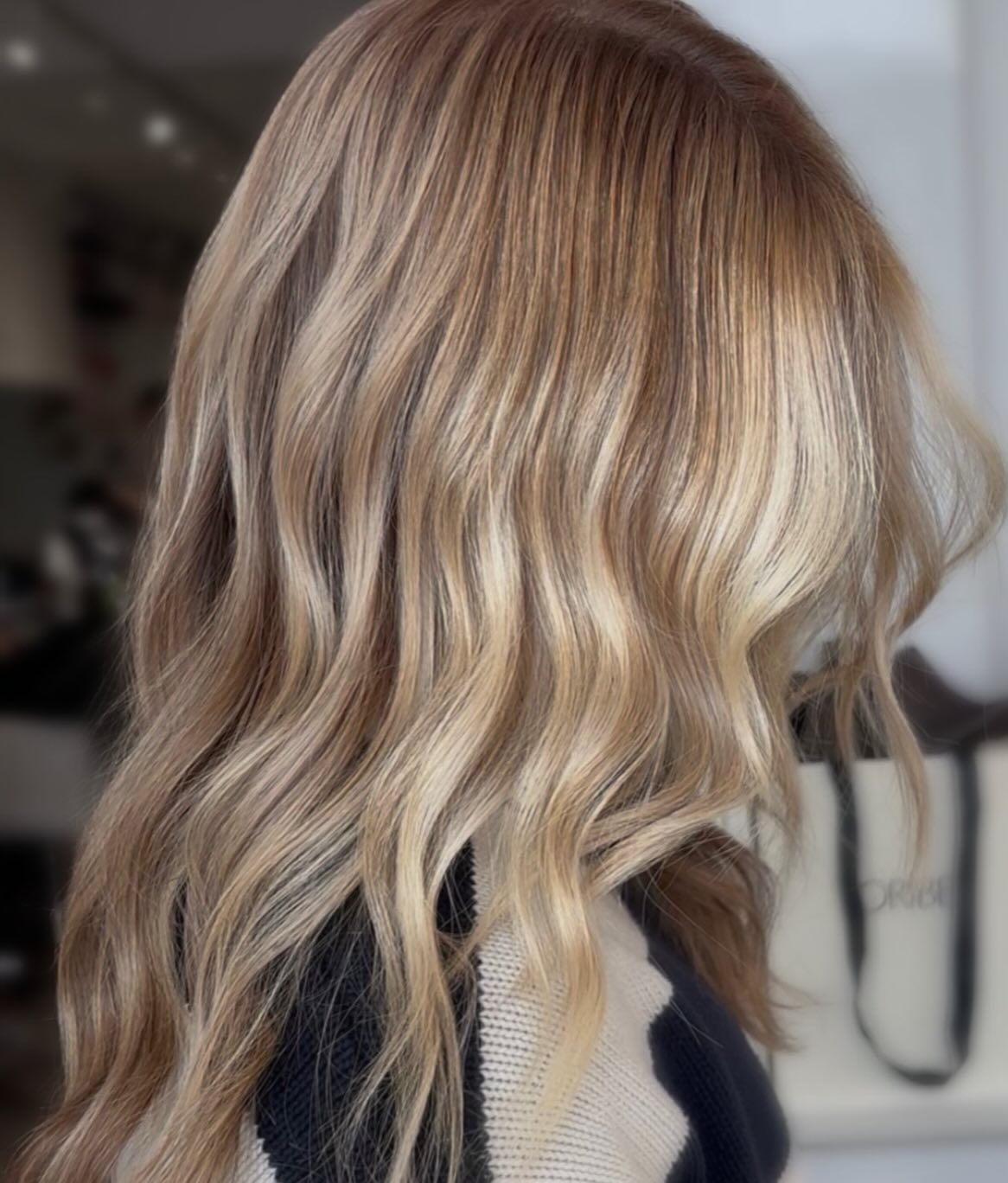 ✨Blonde that looks this good from every angle ✨
No harsh lines. No flat tones.
Shantel created a beautifully blended blonde with soft dimension, natural depth, and a seamless finish that catches the light in all the right ways. Bright but balanced, polished yet effortless 🤍
If you love blonde that feels modern, refined, and wearable…this is your sign.
✨ Blonde created by hair artist Shantel
📆 click that link bio for reservations
#yqr #yqrhair #yqrhairsalon #blonde