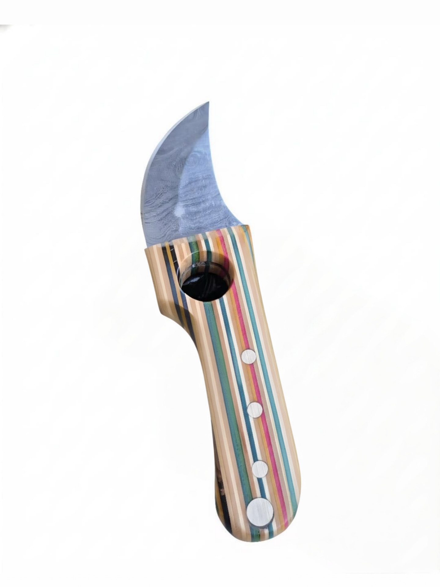 Knife 🧰 @late_nightdesigns
#usedskateboards #recycledskateboards
#whatwillyoucreate