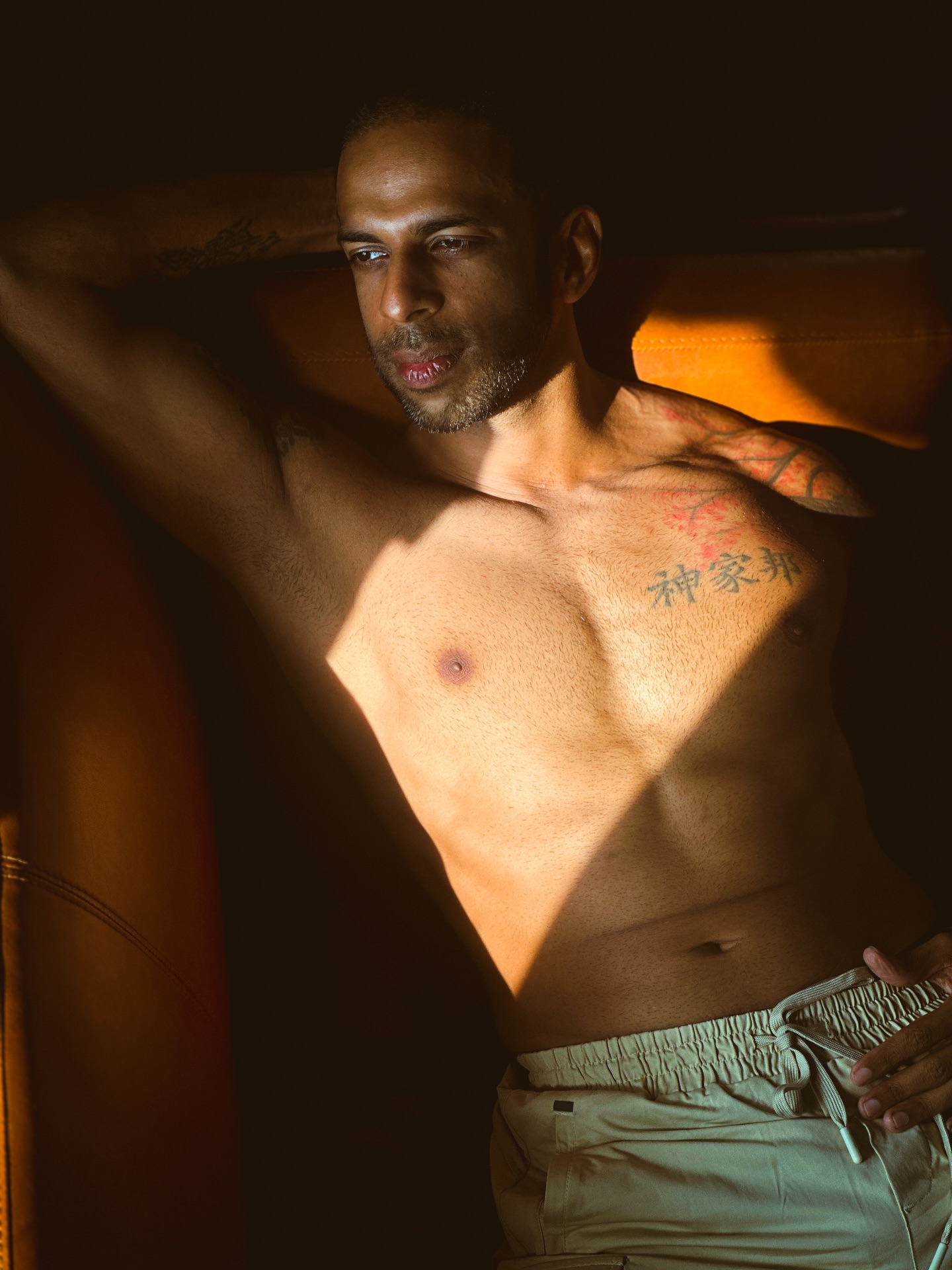 Sometimes the best moments aren’t planned.
Just good light, good people, and a little willingness to be seen.
An impromptu shoot with the incredible
@vibhutibandekar & @rahul_haridas
No concept, no agenda, just presence.
Grateful for spaces where you can soften, laugh, and let the body speak without trying too hard.
#unplannedmoments
#rawportrait
#lightandshadow
#movementartist
#mensportrait
#bodystories
#presenceoverperformance
#creativecollab
#quietstrength
#seeninlight