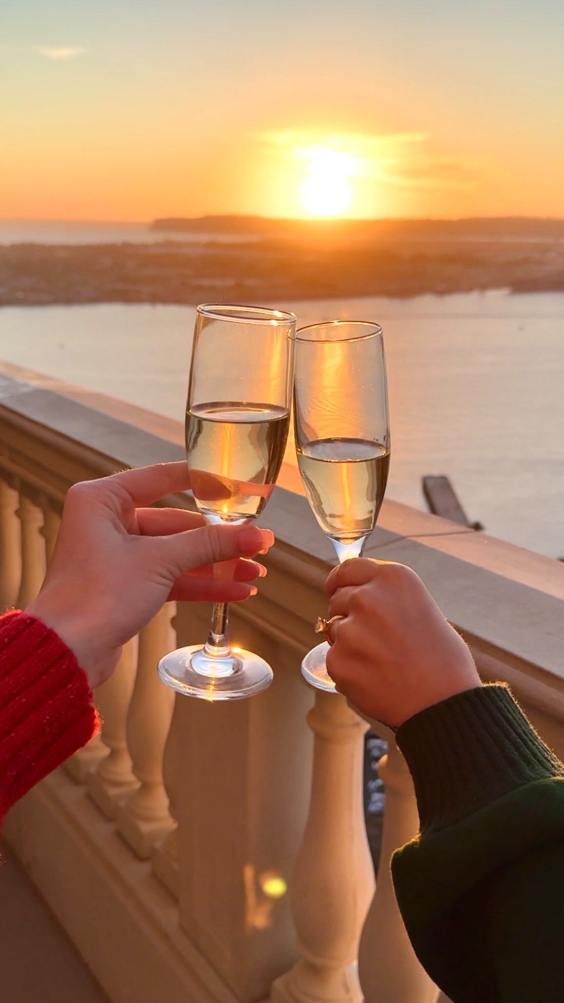 Live jazz, stunning views, and delicious champagne? Say less 😍✨“Cliquot in the Clouds” at the @grandhyattsandiego is the perfect way to elevate your holiday season!
#thingstodoinsandiego #grandhyattsandiego #sandiegoinfluencer