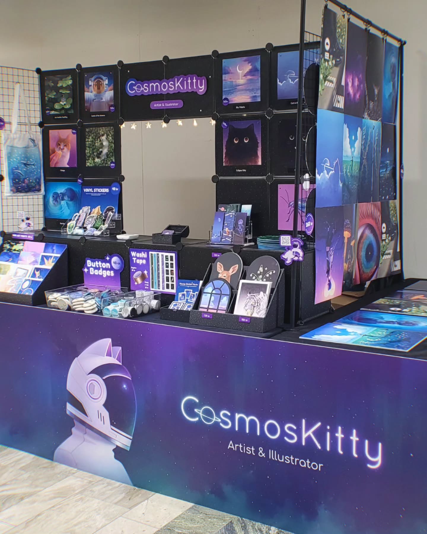 @dreamhack Stockholm 2025 💜
I had such a blast this weekend, this was my first convention in mainland Europe and hopefully the first of many! If there's any euro cons you'd like to see me at next year, or any you'd recommend, let me know in the comments~
#artistsalley #dreamhack #artistsoninstagram