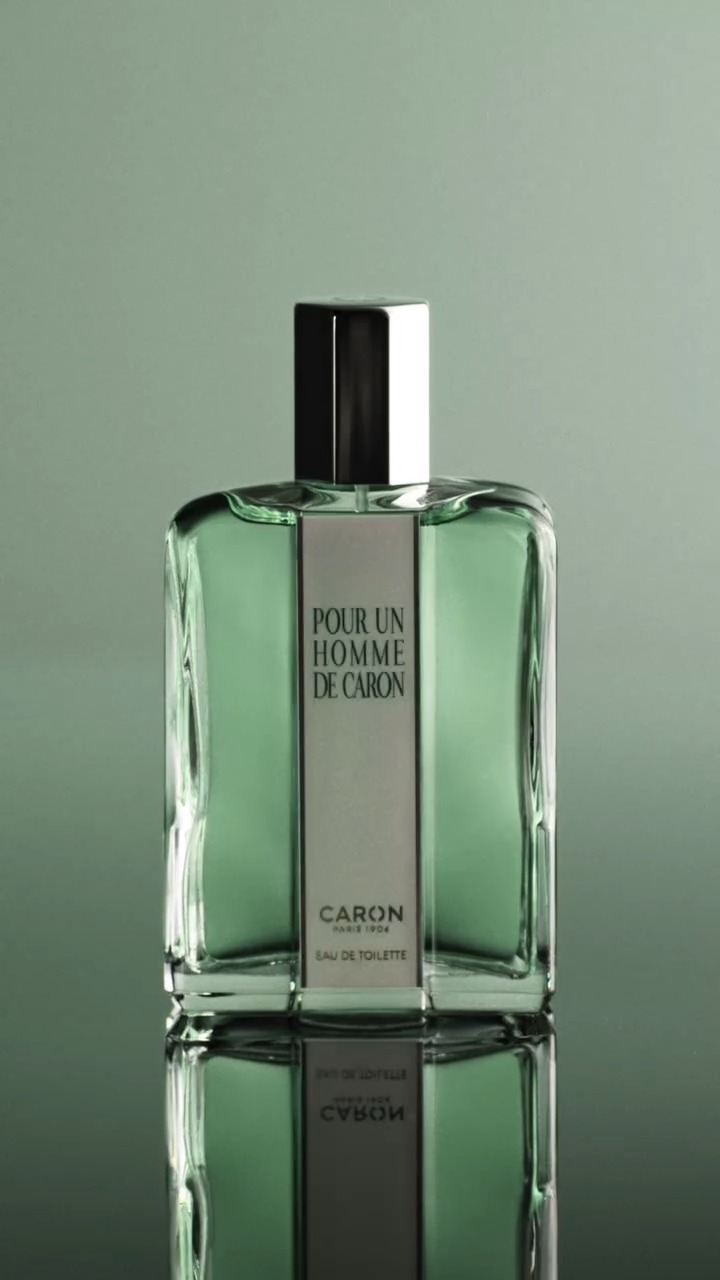 🌿 Caron Pour un Homme – L’armonia perfetta tra forza e dolcezza 🌿
Dal 1934, Caron Pour un Homme è il simbolo di eleganza maschile senza tempo. Una fragranza che intreccia la freschezza della lavanda con la sensualità della vaniglia, creando un equilibrio unico che racconta storie di stile e autenticità.
✨ Un classico intramontabile, da regalare o regalarsi.
Scopri Caron Pour un Homme e tante altre idee regalo da Profumeria Lorenzi:
📍 Via Paolo Sarpi 62, Milano
🛒 www.profumerialorenzi.it
✅ Spedizione gratuita sopra i 100 €
Lasciati avvolgere da una leggenda olfattiva. Per chi ama distinguersi con discrezione.
#ProfumeriaLorenzi #CaronPourUnHomme #FragranzeDiNicchia #ProfumiArtistici #EleganzaSenzaTempo #LavandaEVaniglia #ProfumiIconici #LuxuryPerfume #RegaliDiClasse #MilanoShopping #PaoloSarpiMilano #StorieDiProfumo