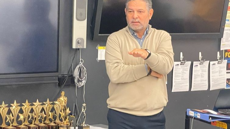 Academy Award winning writer Alexander Dinelaris known for (Birdman 2014, The Revenant 2015 and Jekyll & Hyde) spoke about the craft of screenwriting to the students at the High School of Art & Design and brought his Oscar trophy with him.