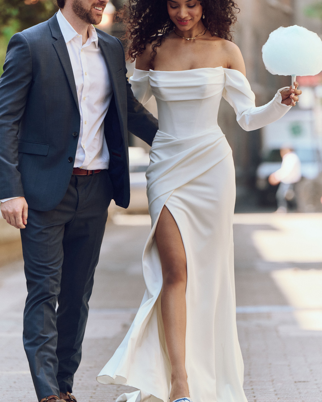 🌸 Kailani 🌸
By Rebecca Ingram
There's something very "modern Renaissance-y" about this basque waist crepe cowl wedding dress. (Take that for divine intervention.)
Check her out on our site!
https://www.bluesparrowbridal.com