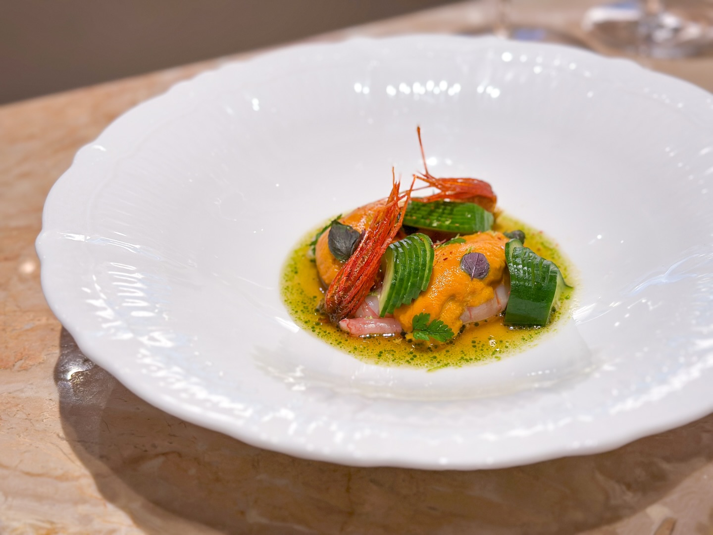 Loving this from our🎄Christmas set at Medora, Sweet Shrimp Crudo 🦐, topped with sea urchin and seasoned with shiso vinaigrette ✨.
Still a few tables open on 24-26 & 31 December to savour this festive exclusive. Reserve today! 🍾
For event enquiries, we would be delighted to hear from you at info@medora.hk.
For reservations, click the “Reserve” button on our Instagram profile or visit our website. Walk-ins are warmly welcomed on a first-come, first-served basis. 💕
You may also view our latest menu offerings on our official website.
☎️ +852 2711 8088
🌐 www.medora.hk
📍G/F, 111 Wellington St, Central
#medorahk #chefvickycheng #鄭永麒