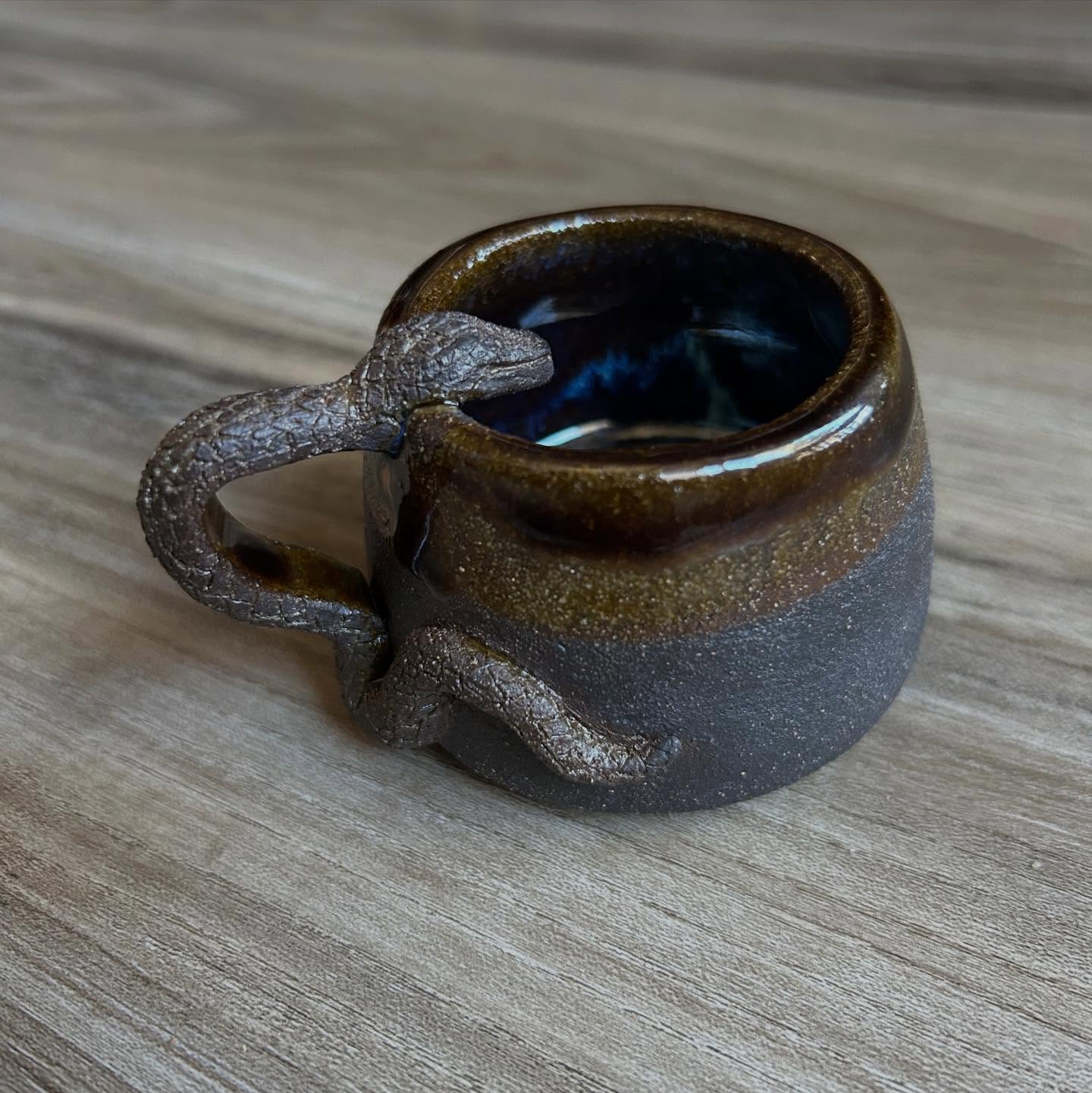 Final result for this little mug ✨
Turned out to be the perfect size for a teacup, but stoked on this result, and can’t wait to make more!