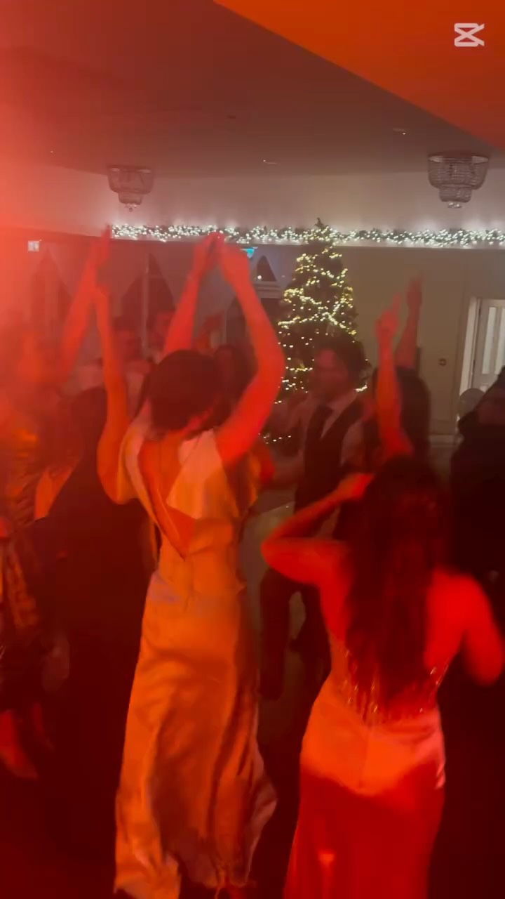 What a year! Thank you to all our 2025 clients for trusting us with your dancefloors and biggest moments - weddings, work dos, birthdays, Saturdays. We loved every second. Wishing you all a happy and prosperous New Year!
2026, let’s dance. 🪩❤️
#irishweddingband #weddingbandireland #weddingband #irishwedding #weddingbandsireland