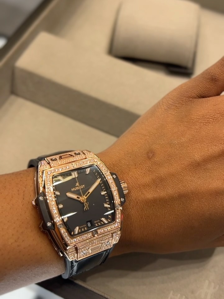 In Q4 of 2025, I was sedated, woke up without memory or emotion, while life continued developing beyond my control.
I missed critical interviews and projects with Fortune 500 companies and cultural platforms, losses that ultimately cost me a role at a household-name film network.
Still, I’m grateful to an expensive, luxury, super-fly watch brand that uplifted me and encouraged me not to walk away from copywriting, trusting me with a 2026 campaign.
Scrolling social media is still a big ball of newness for me. It’s like I know all your faces, but I don’t always recognize exactly how I know them. Life is a bit weird at the moment, but I’m about 80 percent better than I was a few months ago. So, if you see me commenting basic stuff “I like this” or “this is cool.” Bear with me. I must really think it’s cool.
I’m thankful for the professional relationships and small village that showed up with care, packages, and love, near and far.
And I’m thankful for the clarity that came from those who revealed themselves: the ones who kept asking “Can you write this?” “Will you be able to do that for me?”… while offering nothing, contributing nothing, and I do mean nothing.
@kelley.no.rowland I am beyond grateful for your check-ins.
I spent lots of time looking at old photos and pictures of myself and it seems like I was just getting started. I guess I’ve been assigned the role of badmamajama in 2026 🥂