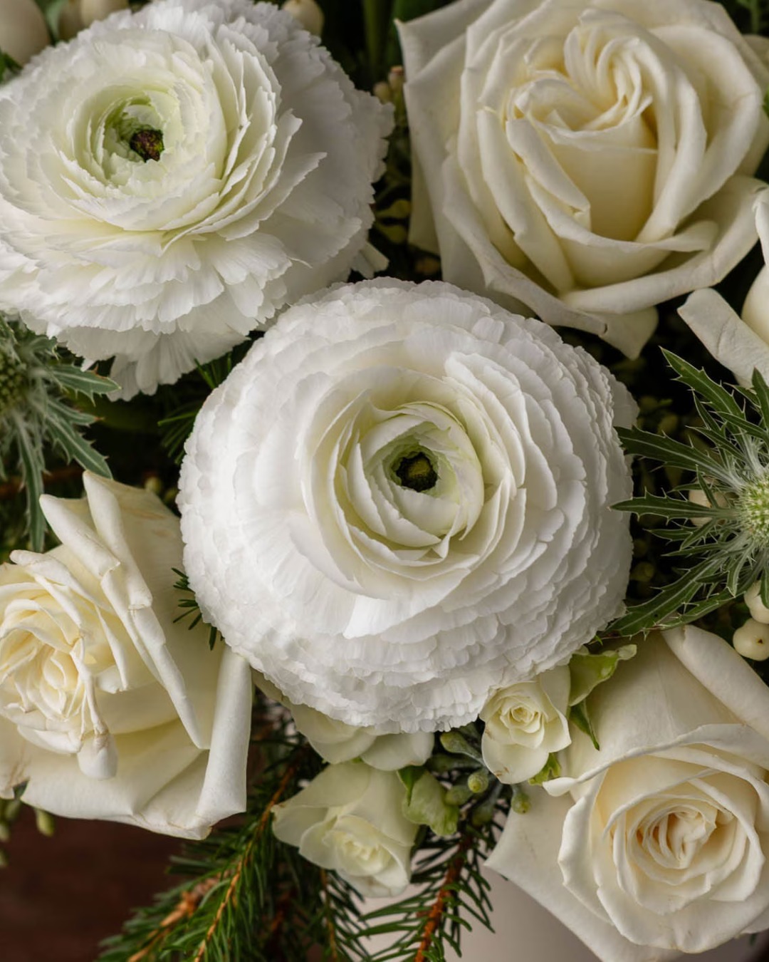 JUST LIKE SNOWFLAKES
No two are alike ~ roses and ranunculus, floral snowflakes.
#holiday #winter #white #roses #ranunculus #floral #magic #flowers #edgewood #pittsburgh #edgewoodclub