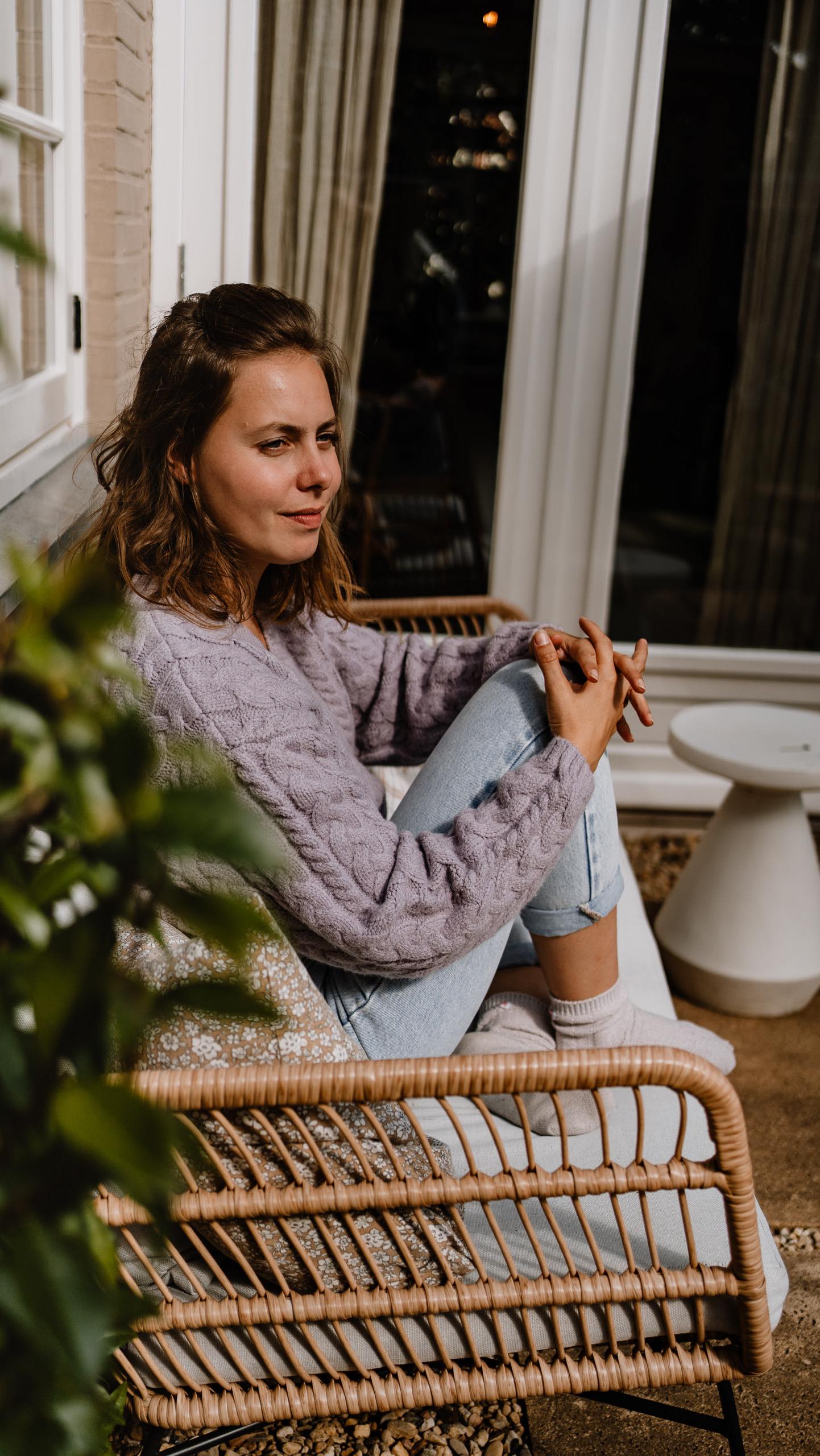 Hi! Floor hier 🙋🏼♀️
De fotograaf die niet bang is om iets nieuws te proberen, gek is op mensen die het net even anders doen en vol creatieve ideeën zit.
Gek op kindjes, vrolijke chaos en alles wat glittert.
Ik geniet van elk avontuur dat ik vast mag leggen.
Kort verhaal nog korter: ik ben gek op mijn werk en kan niet wachten om jou te ontmoeten! 🤗
Stuur gerust een berichtje of neem een kijkje op mijn website 🤎