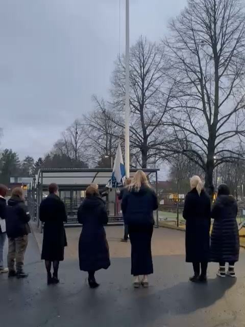 Tänään meidän lukiossa juhlittiin itsenäisyyspäivää!🇫🇮 Ohjelmaan kuului aamulla lipunnosto ja musiikkiesityksiä. Tanssien etkoilla päästiin nauttimaan livemusiikista. Päivä huipentui itsenäisyyspäivätansseihin💃🏼 Hyvää itsenäisyyspäivää kaikille!
#säkylänseudunlukio