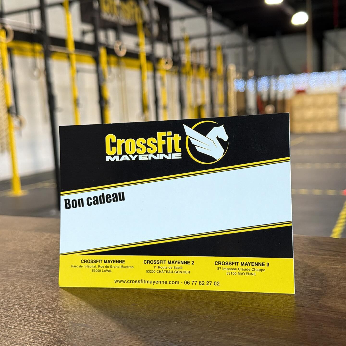 🎄🎁 Idée cadeau de dernière minute ? 🎁🎄
Pas de panique… on a ce qu’il vous faut 👀
Les cartes cadeaux CrossFit Mayenne sont là pour sauver votre Noël 💪✨
À partir de 20€, offrez bien plus qu’un cadeau :
👉 de l’énergie
👉 du dépassement de soi
👉 du bien-être
👉 et une bonne dose de motivation pour démarrer l’année 💥
🎅 Parfait pour ceux qui aiment bouger (ou qui ont promis de s’y mettre 😅)
⏰ Peu de temps, zéro stress, effet garanti sous le sapin
📩 Infos & cartes cadeaux disponibles dès maintenant
➡️ Contactez-nous en DM ou par téléphone 0677622702