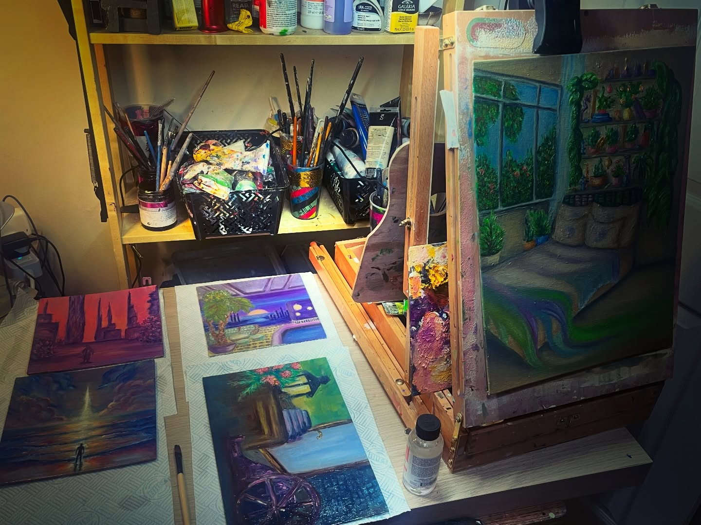 Looking back on a productive year. I’m finally at the varnishing stage, adding that last protective layer to pieces from earlier in the year. Quite a few more to come, and feeling a nice, steady sense of accomplishment 🎨
#oilpainting
#oilpainting
#artistsoninstagram
#fineart
#paintingproces
#studiolife
#artwork