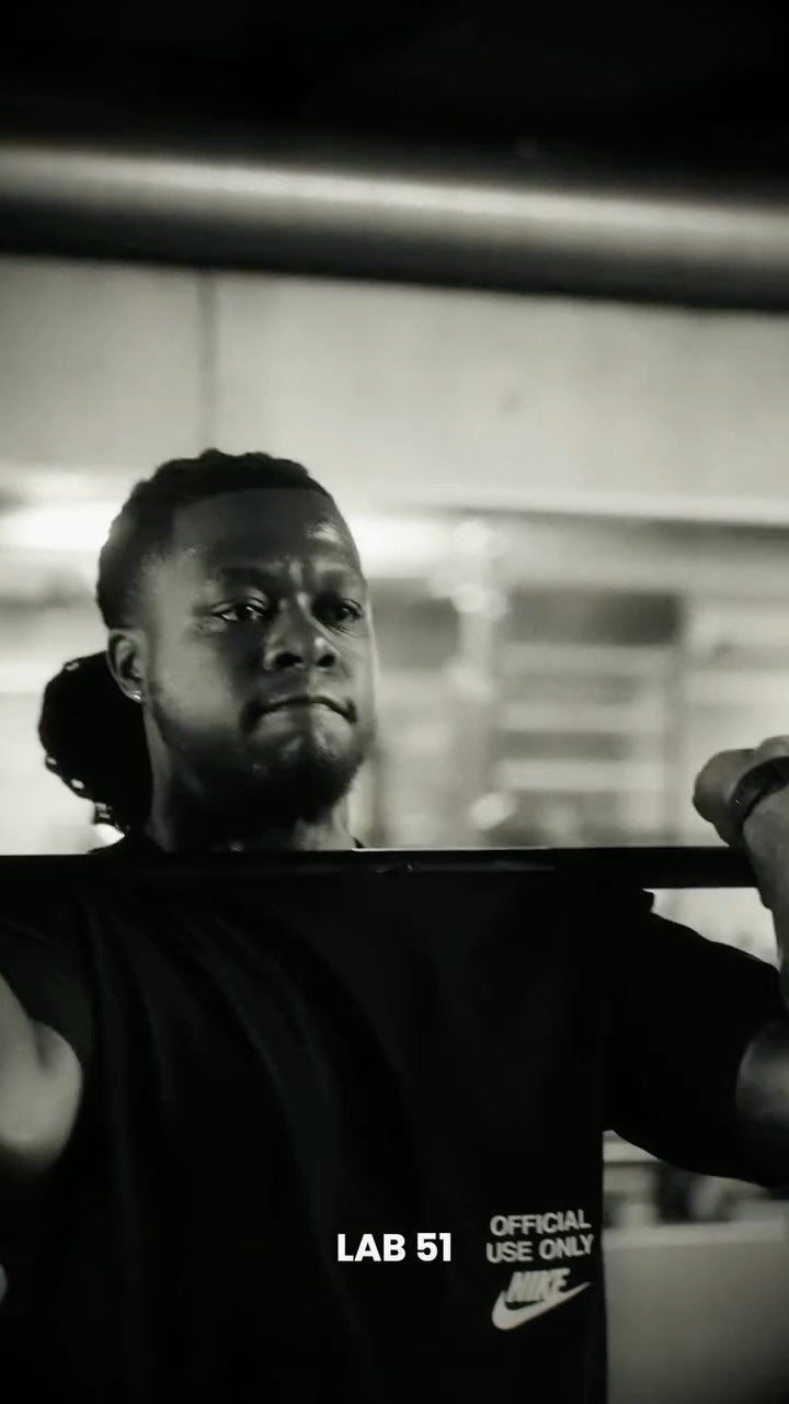 Building anything meaningful takes time.
Repetition, repetition, repetition — no magical moments.
It’s difficult to build new habits and easy to lose them.
That’s why you have to be consistent, for a long period of time, to achieve anything worth having.
Follow the community 👆
Speaker: Jocko Willink
#motivation #inspiration #mindset #successskill