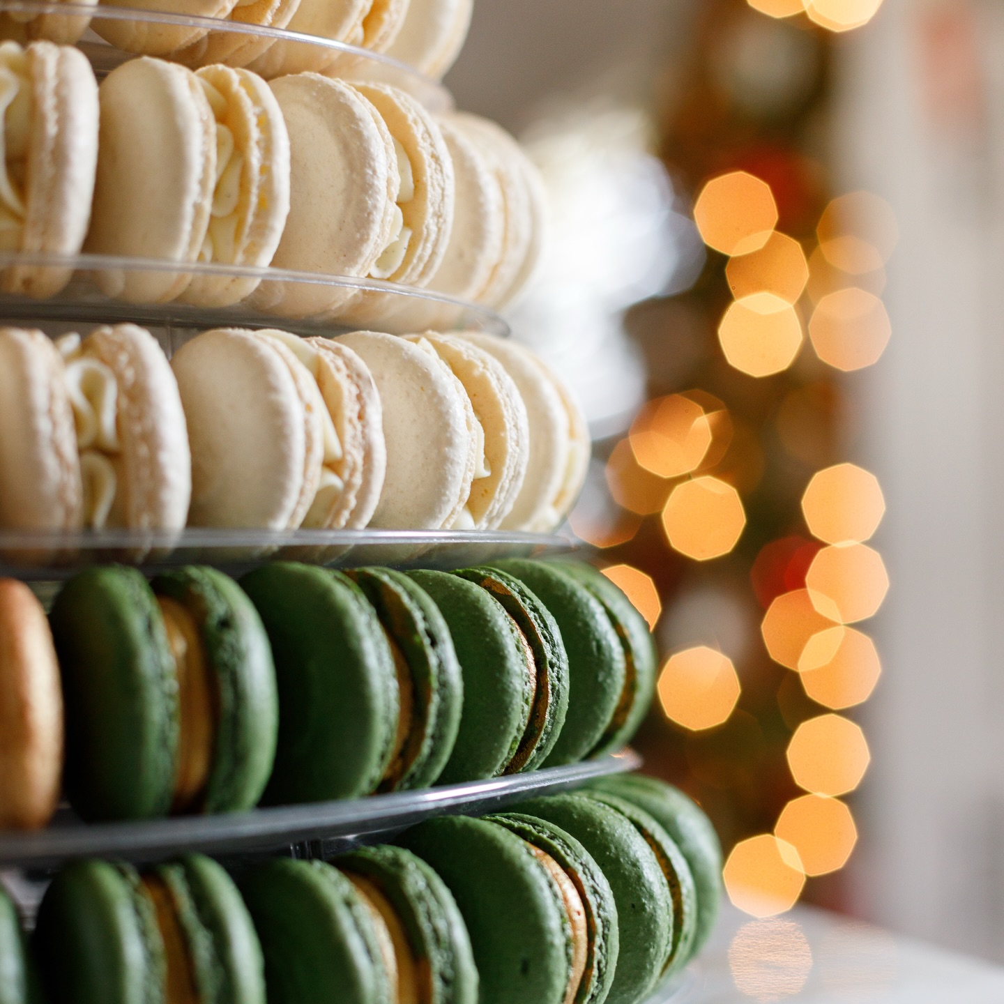 🌲First menu of December, means all the Christmasy flavors are here! If you missed my post about Christmas pre orders yesterday on Facebook, I’ll repost on my stories regularly from now until orders close on Dec 15th so check that out!
But for this week….
🥖Sourdough Loaves:
- Classic
- Double Chocolate
- Roasted Garlic & Herb
- Honey Oat
🍪 Chocolate Chip Cookies
- mini versions of the holiday cookie boxes will be available. These will include SOME of the cookies you can expect in the larger holiday boxes!
Delivery to Gather on Main will be Friday around 11:00 per usual and reservations are always encouraged!
🌧️Update on Lafayette market coming soon, weather is cramping our style this week…
#homebakery #frenchmacarons #macaronstagram #cottagebakery #sourdough