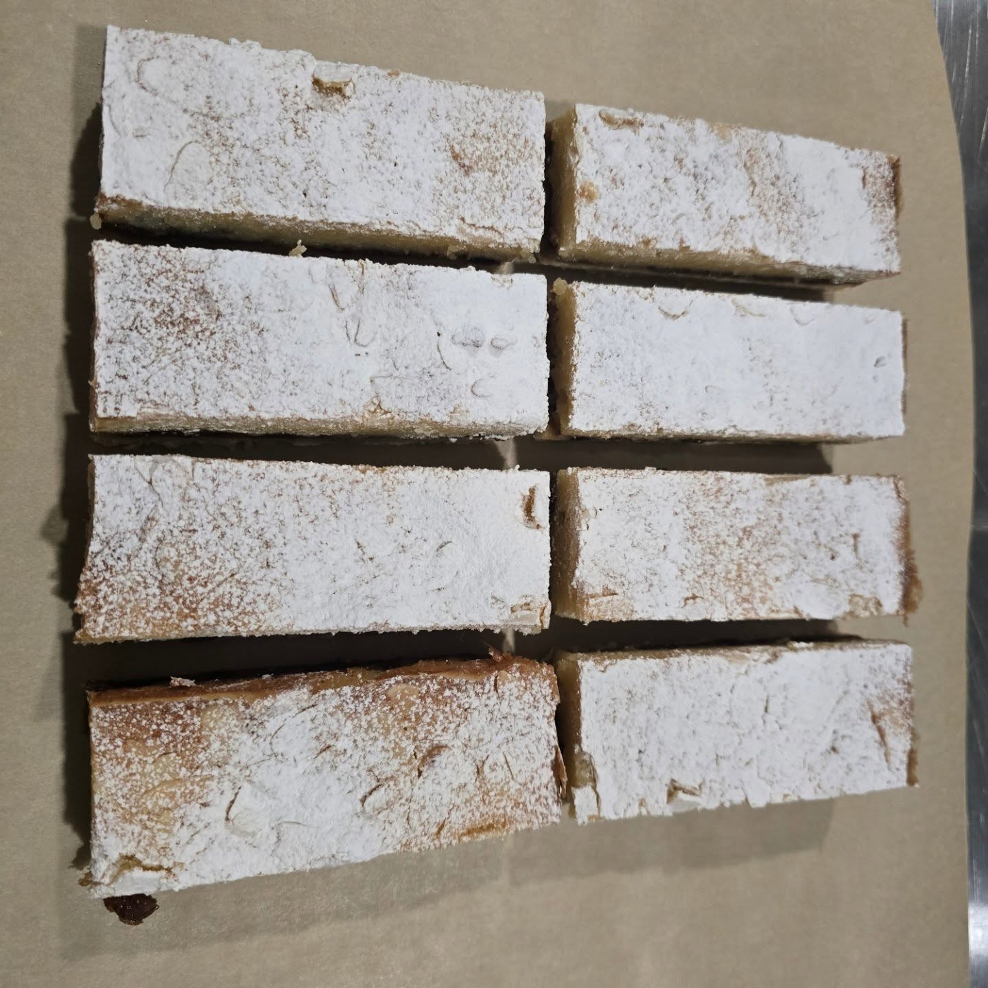 Christmas Slice or Mincepie Frangipane
Christmas in a slice 🎄
My favourite Christmas bake 🎅
A great alternative to a traditional Christmas pud. Simply serve warm with custard, ice cream, and brandy butter 🤌🏻
Order via link in bio ✨️
#layerd_cakes #eatgoodcake #Christmas #christmaspud #christmasbaking #letterboxgifts #indiebusiness #instabake #yorkshirefoodanddrink #coffeeandcake #mincepies