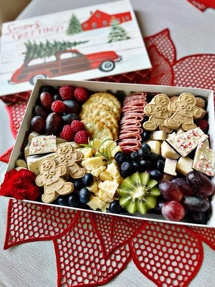 Offering thank you holiday boxes starting December 5th.
When you need to send that simple thank you to a client, customer or long time friend and a card just wont do. These add the extra touch with a splash of extra memorable taste.
Orders are limited, get yours in today!