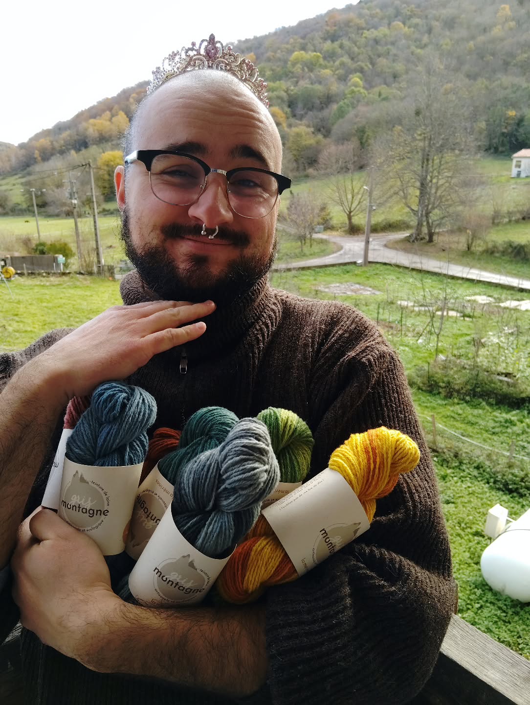 Le 8, c'est mon anniversaire ! 🎉 À cette occasion, je vous propose 8% de réduction sur les écheveaux dès maintenant et jusqu'à lundi inclus avec le code insta8. Il n'est valable que pour 8 personnes !
N'hésitez pas à partager 🎉