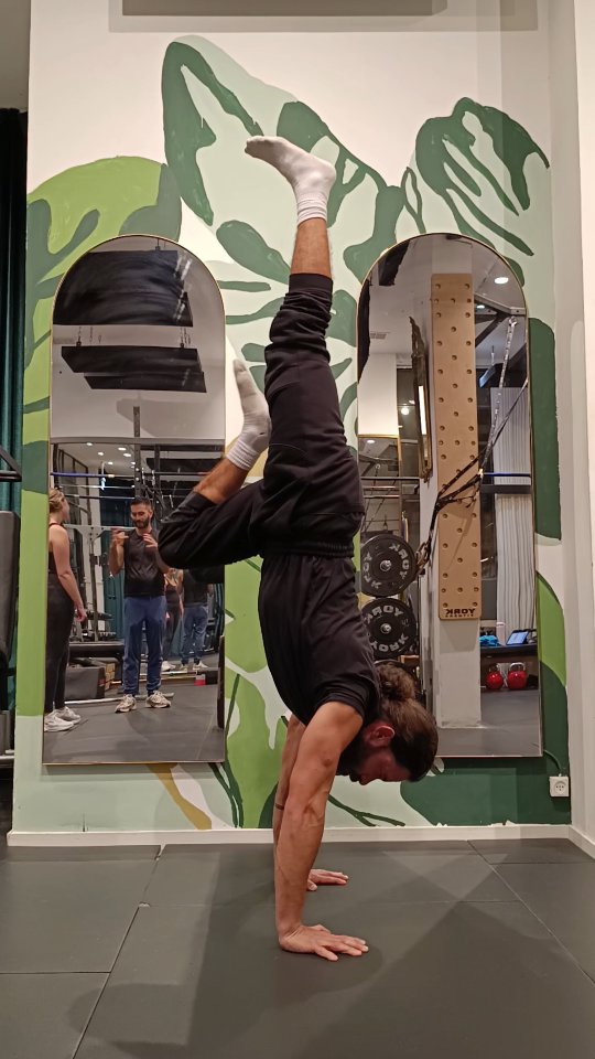 One step closer
#handstand #calisthenics