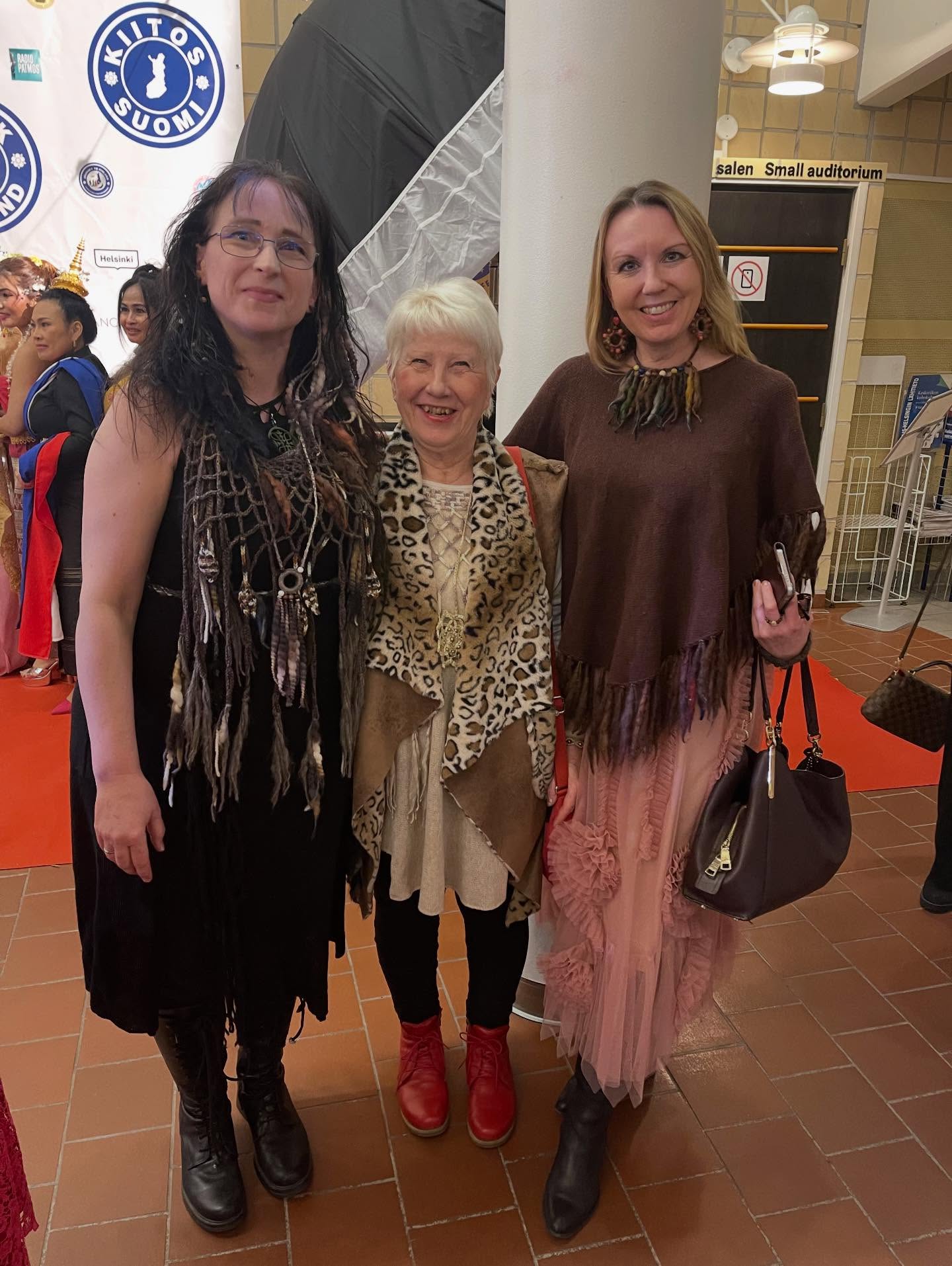 Backstage Thank you Finland celebration Thank you my fantastic Varia team❤️and @ihamakimika for creating the hairdos for the models. Thank you wonderful @fashionmodelagencyfinland models! Thank you all photgraphers and @jukeluoma ! Thank you @malmitalohelsinki technical team!
Thank you Finland organizers and great speakers! 🇫🇮🙏🏻⭐️#finnishcatwalk #neulekalevala #maimagicwardrobe