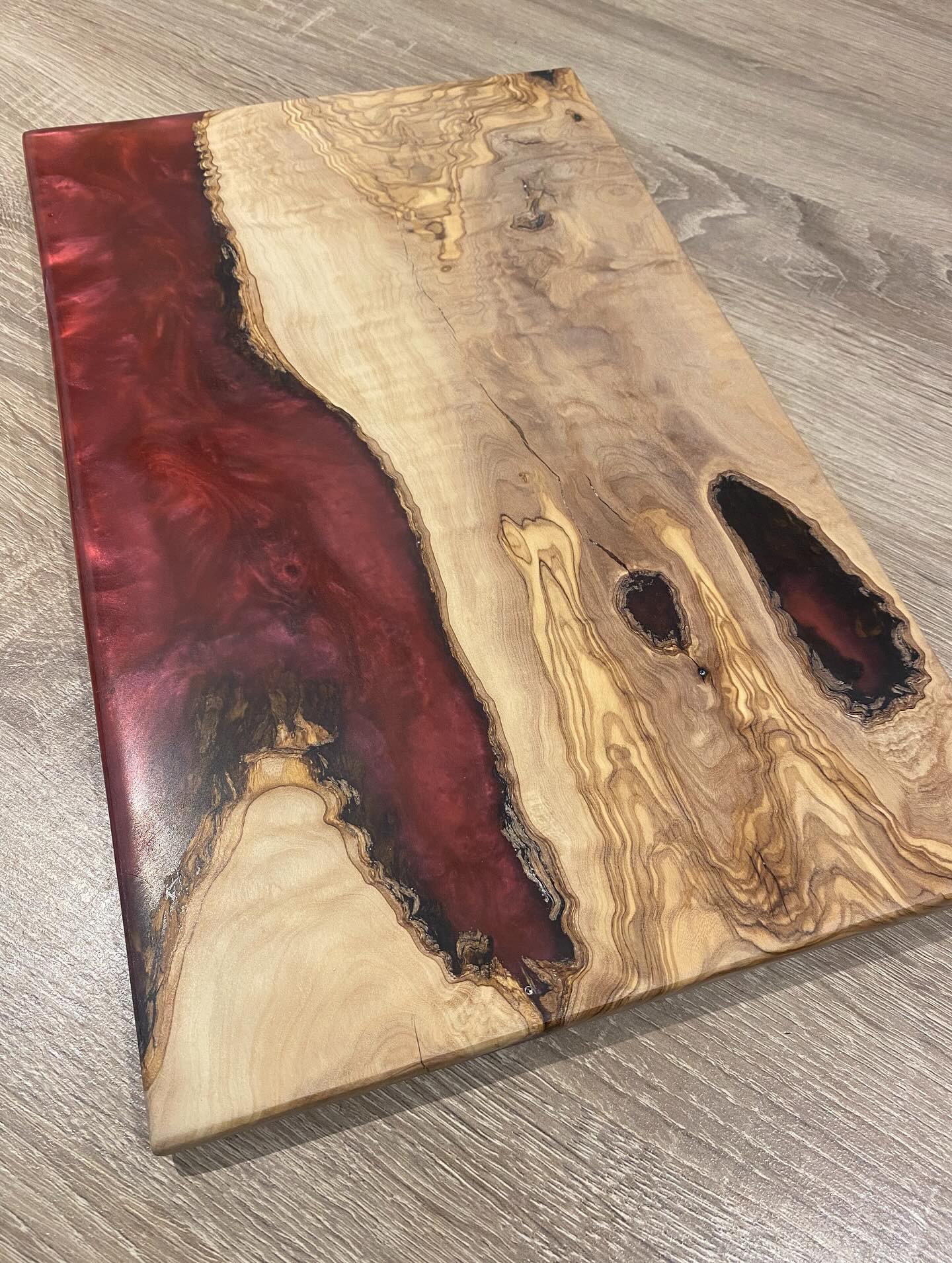 We’ve had a busy day in the workshop finishing as many goodies as possible before Saturdays Christmas Market.
Our doors will be open so please pop in and say hi, fondle our goodies and enjoy some Christmas cheer.