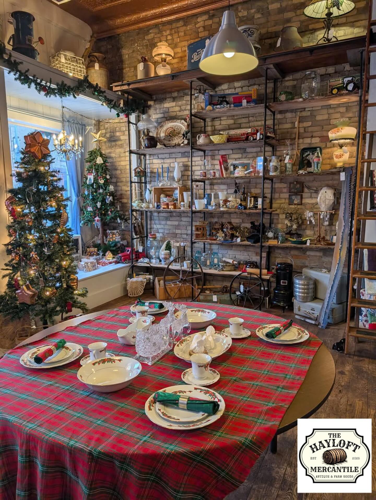 📍Our online Farm Store is taking orders now for Friday’s pick-up! Pre-order Today!
https://hayloft-mercantile.localline.ca/shop-retail
🍯 Local Wildflower Honey
🍞 Fresh Baked Sour Dough
🧄 Locally grown garlic
🥚 Farm Fresh Eggs
Open Tuesday-Thursday 9-2, Fridays 9-5.